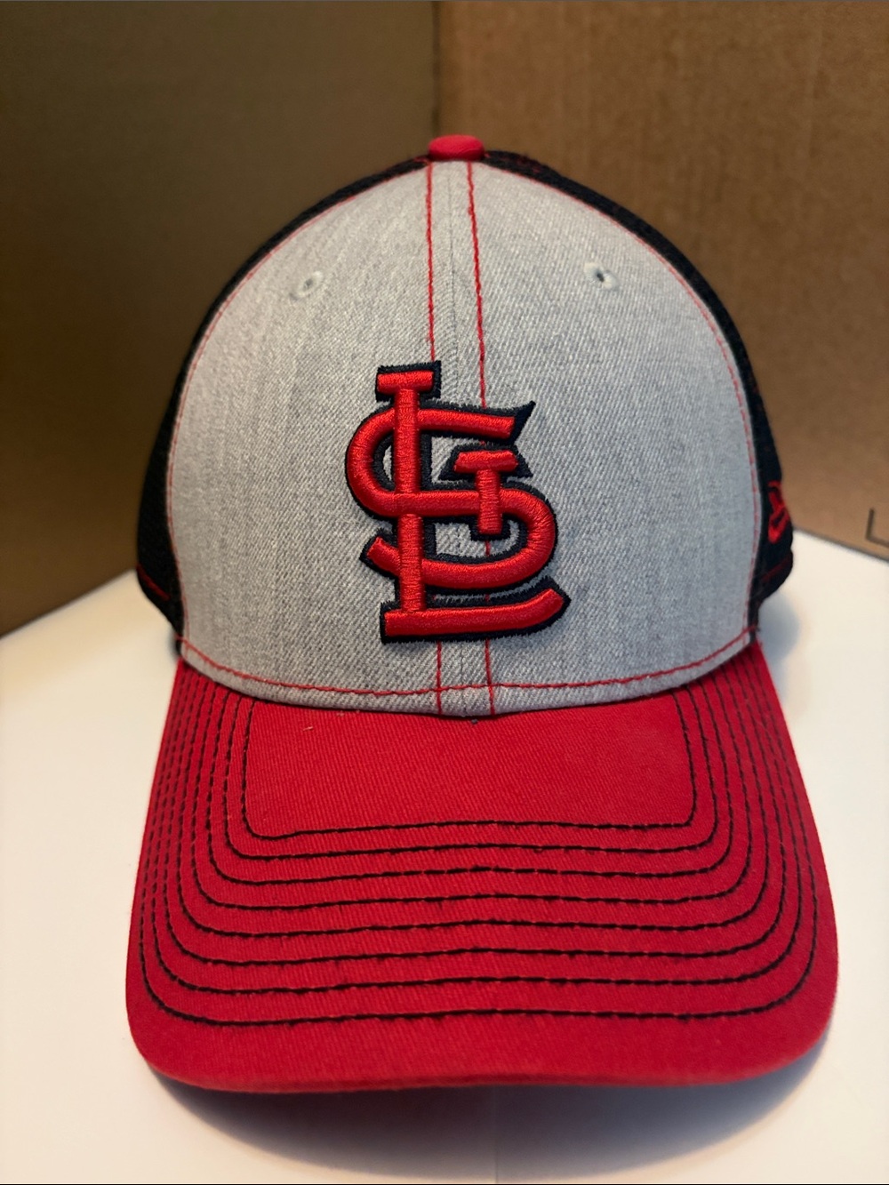 New Era St. Louis Cardinals baseball cap. Red Gray and Navy blue NWOT MLB